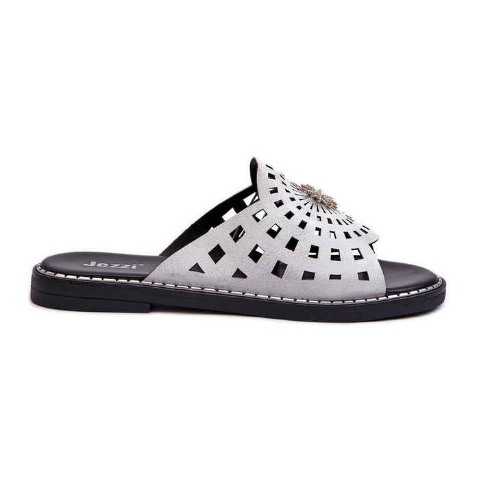 Shiny Women's Flat Flip Flops With Silver Decoration Ebirena