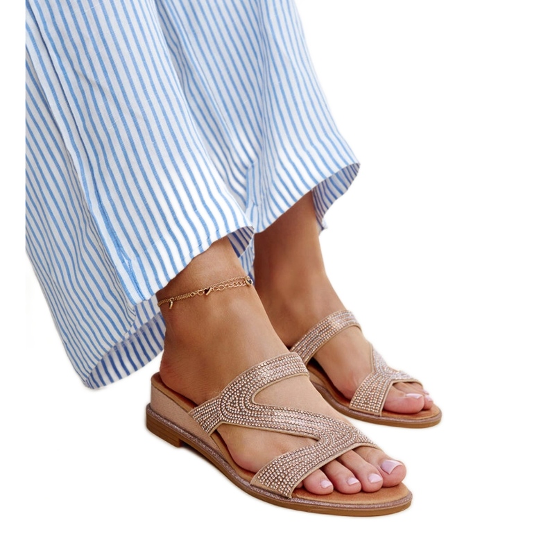 Pink slippers with a low wedge from Asker