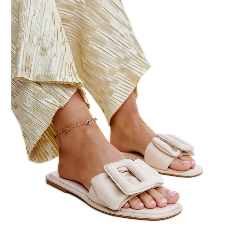 Beige flip-flops with a Ganema buckle Beige flip-flops with a Ganema buckle