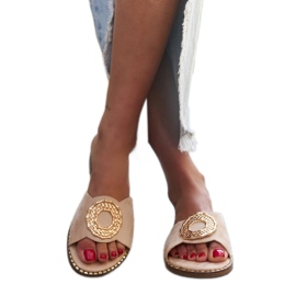 Beige flip-flops with a leather insert from Buenas