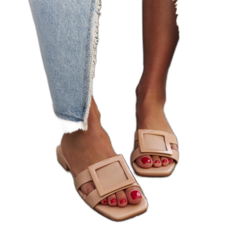 Beige flip-flops with a leather insert by Wilia