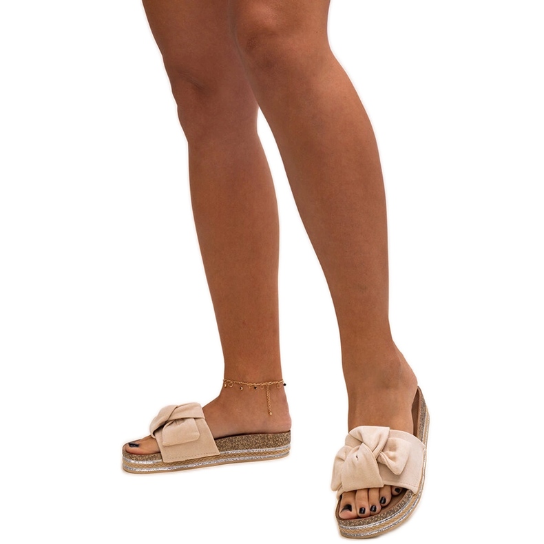 Light beige flip-flops with a massive Peletra sole