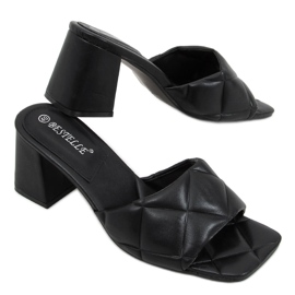 Wide-heeled Helen Black slippers