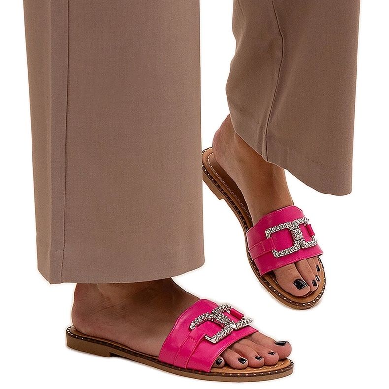 Dark pink flip-flops with a decorative buckle by Rochaela Dark pink flip-flops with a decorative buckle by Rochaela