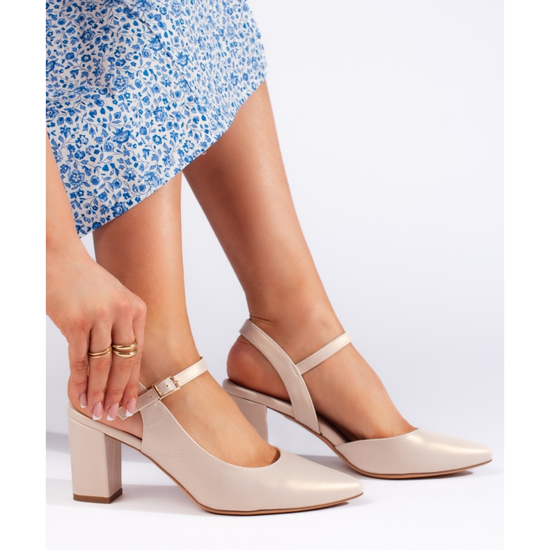 Stylish women's beige pumps by Sergio Leone