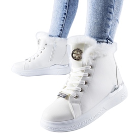 White sneakers with fur from Fiemme