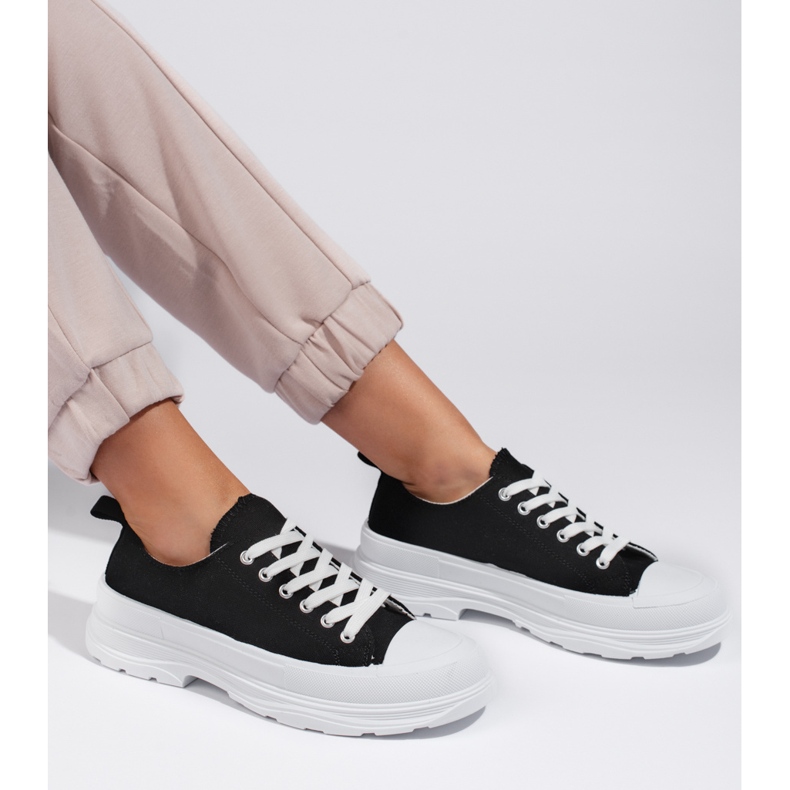 Classic women's black sneakers