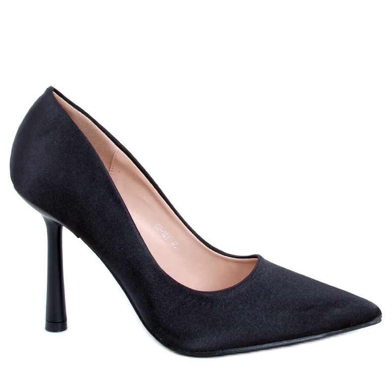 Pumps with a unique heel from Lesley Black