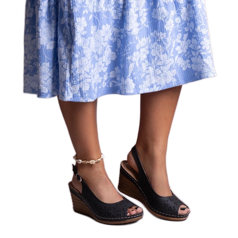 Black Sakna wedge sandals