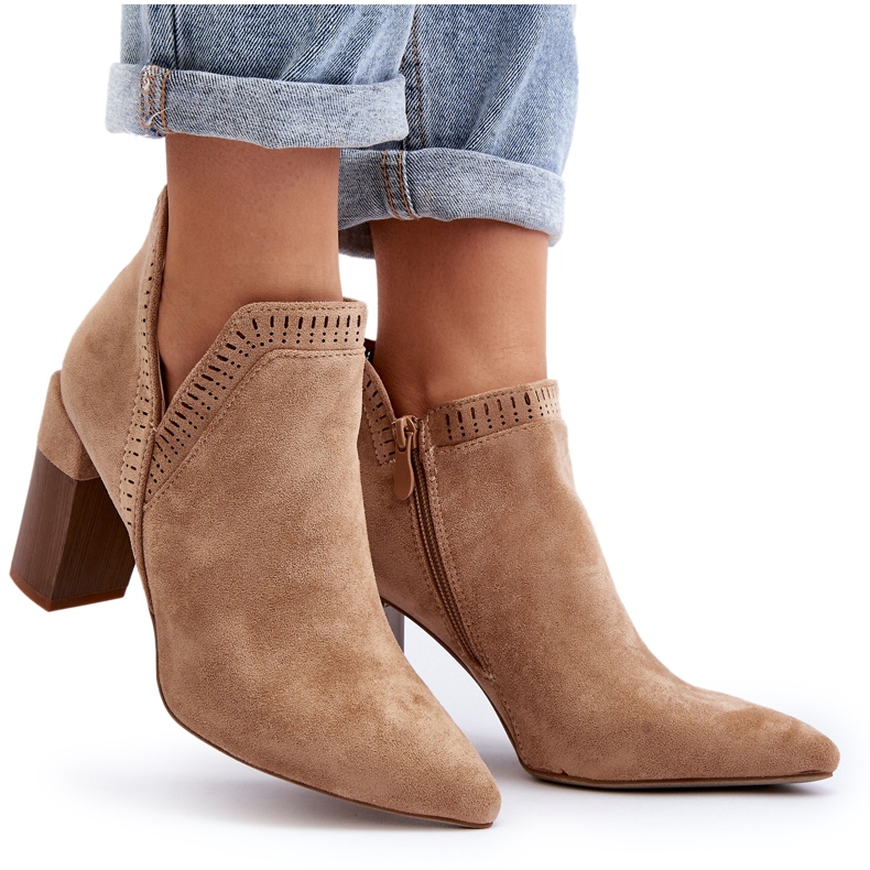 Bella Paris Beige ankle boots with an openwork pattern