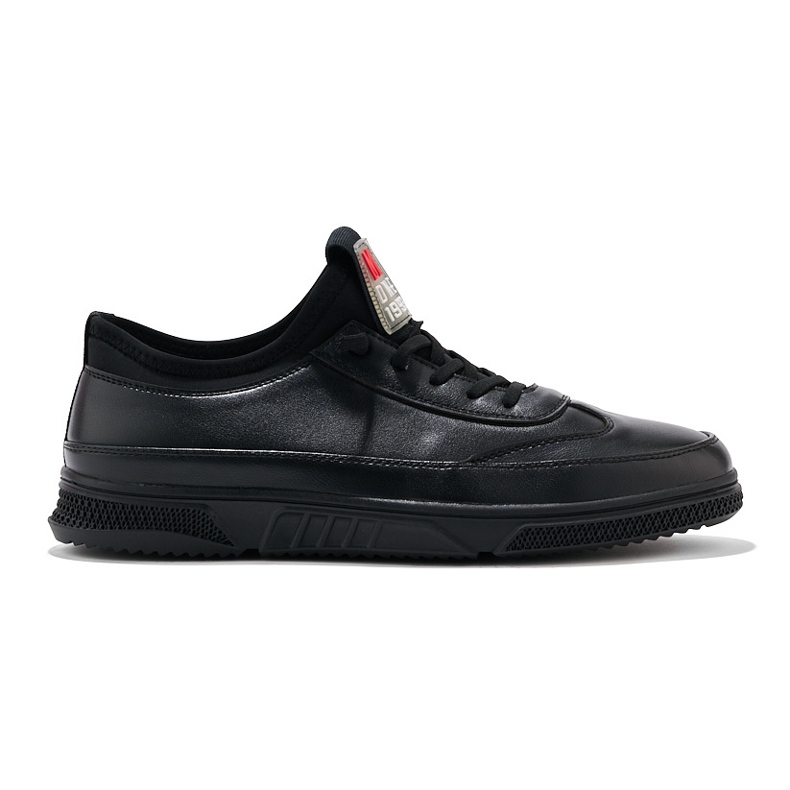 Black men's sports lace-up shoes Black men's sports lace-up shoes