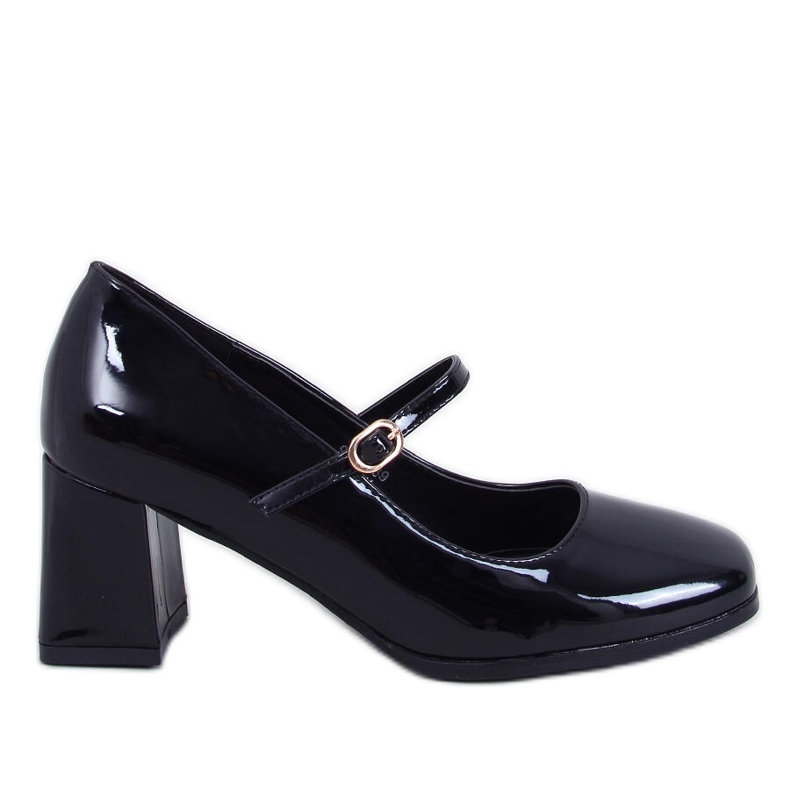 Maddoi Black patent leather pumps with heels