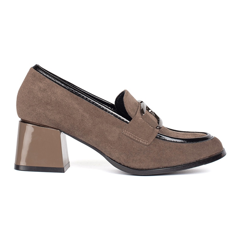 Suede beige shoes with a thick heel