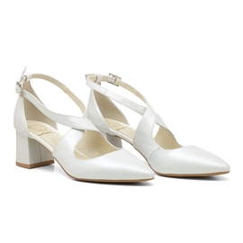 BUTDAM Wedding pumps low on the block with straps white Alba