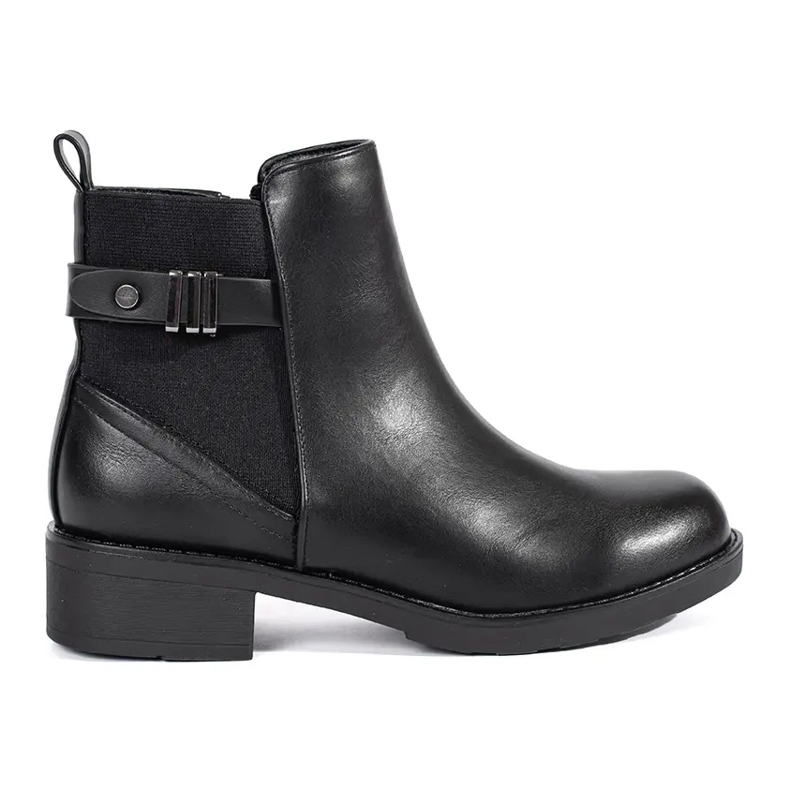 Black women's Chelsea boots with low heels