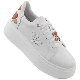 Leather sports shoes on a platform, white Vinceza 89101 Leather sports shoes on a platform, white Vinceza 89101