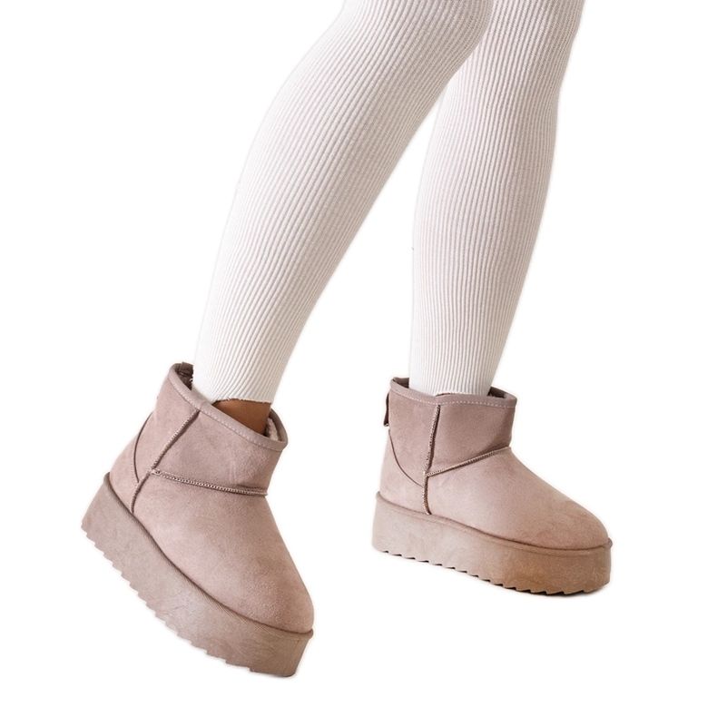Dark beige casual snow boots with a high platform from Thaisa