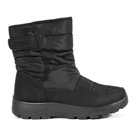Black insulated women's snow boots