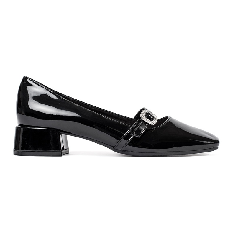 Seastar Black patent heel pumps with a buckle