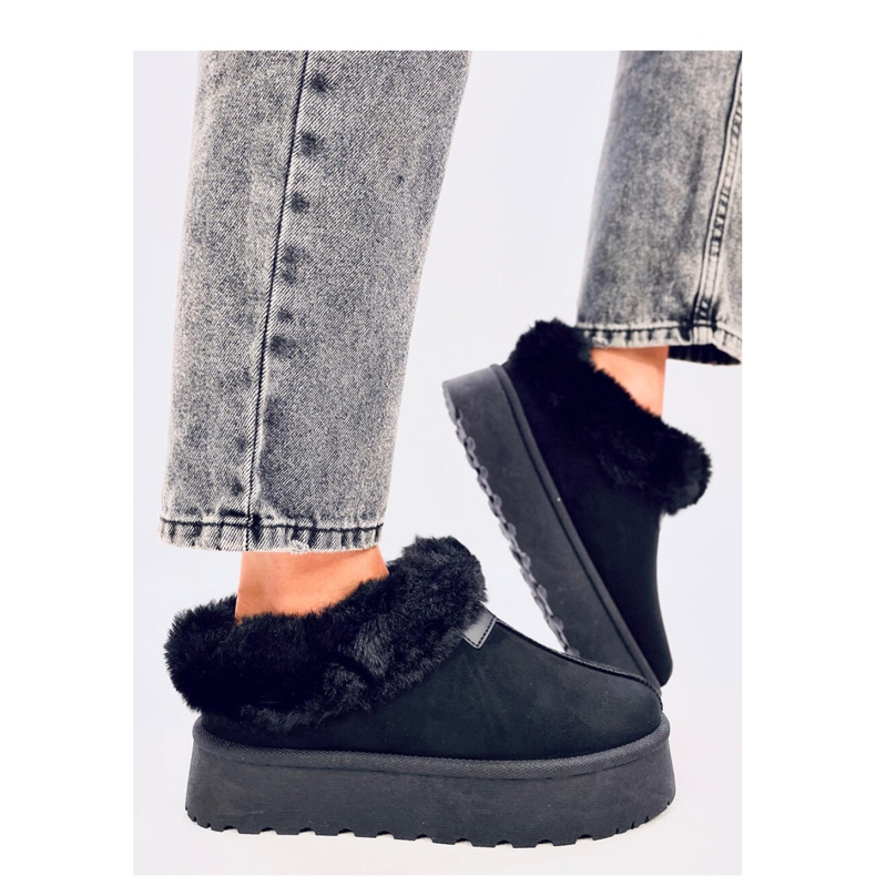 Short snow boots with fur Black