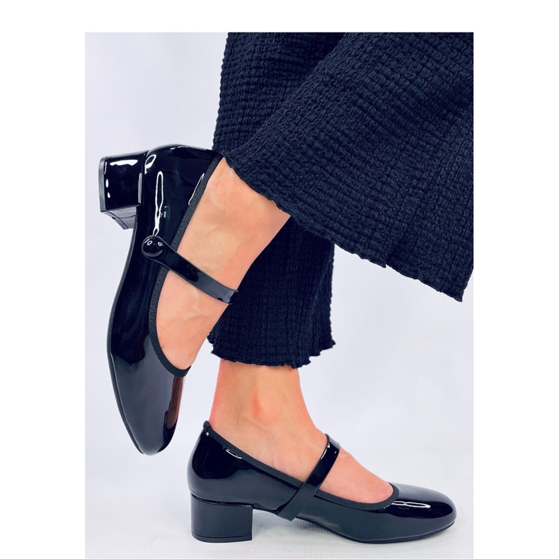 Black patent high-heeled ballet flats