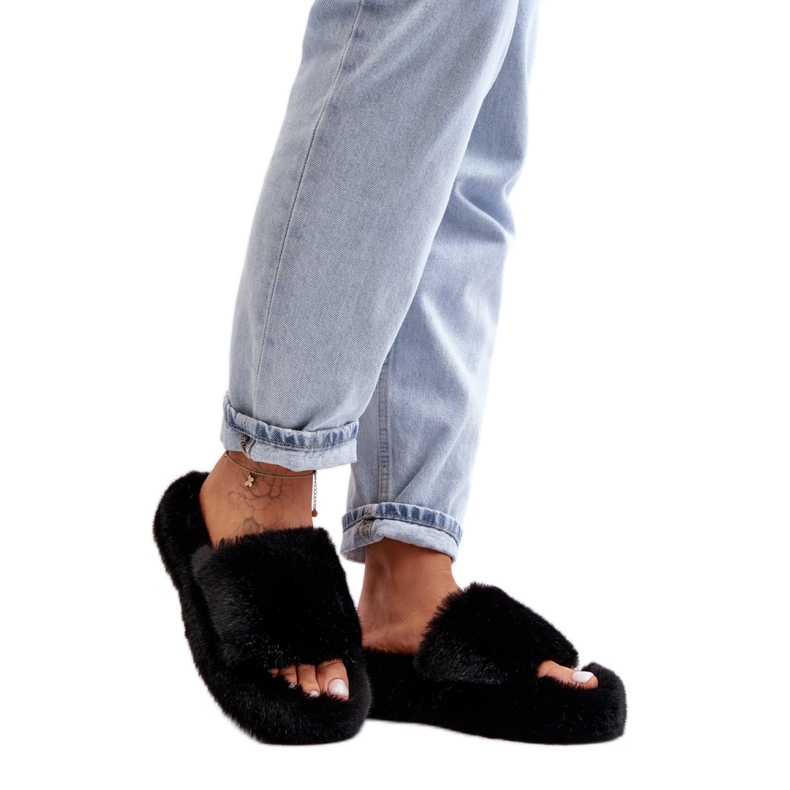 Black women's fur slippers