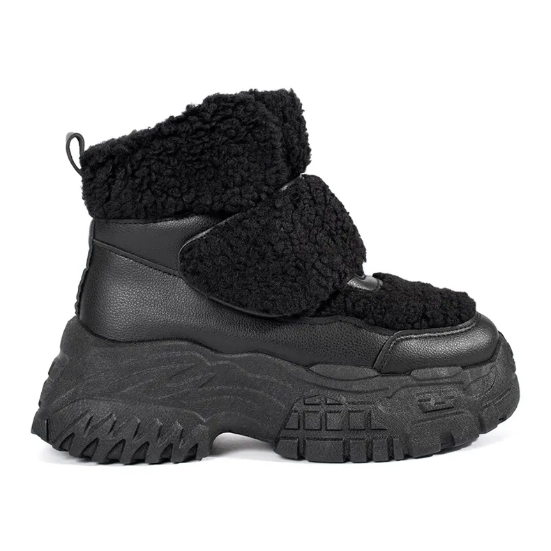 Seastar Black platform snow boots with shearling fur Seastar Black platform snow boots with shearling fur