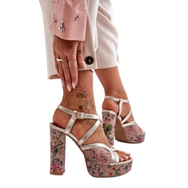 Sandals Model Maciejka 06084-25 Gold - Step in style green