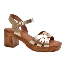 Sandals Model Assames 24SD98-6758 Gold - Step in style yellow