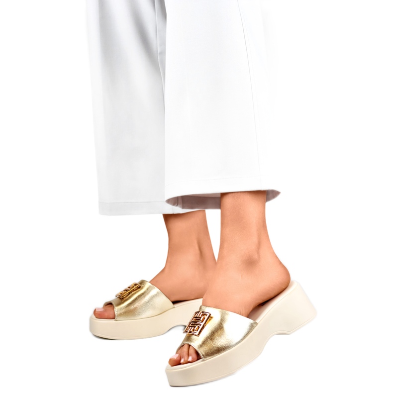 Women's flip-flops with decoration GD-XF1000GO, gold yellow