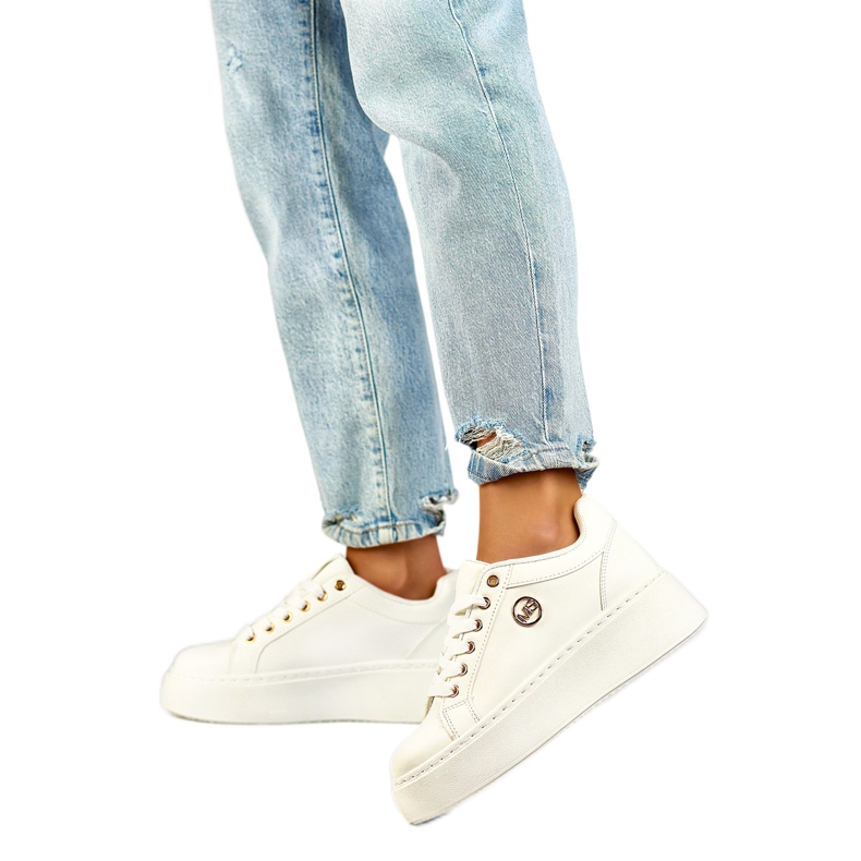 Sports Shoes Model TL251-9W White Sports Shoes Model TL251-9W White