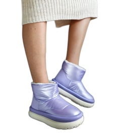 Purple warm snow boots on the Cores platform