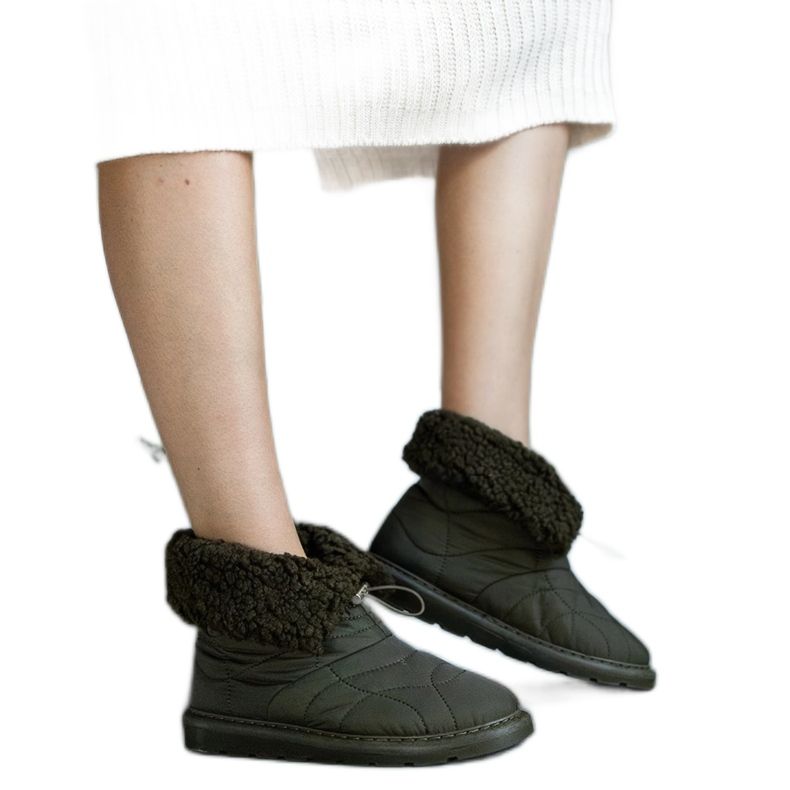 Green insulated snow boots with Caellita cuff black