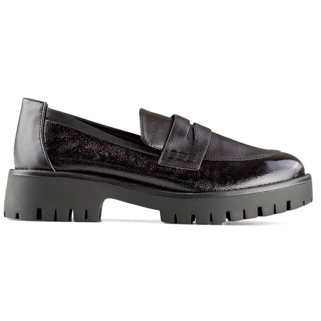 Black women's loafers with a thick sole, black women's moccasins