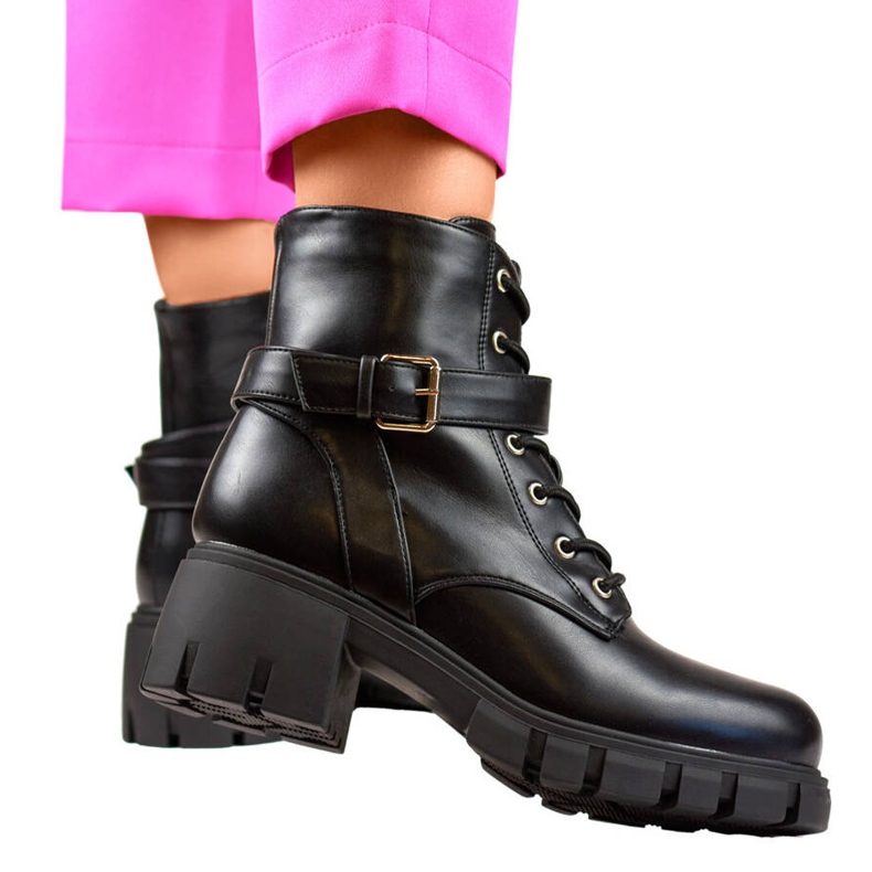 Women's boots with low heels and platform, black BM530B