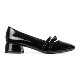 Black patent pumps with low heels Black patent pumps with low heels