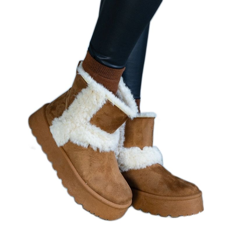 Brown eco-suede platform snow boots decorated with fur from Peters Brown eco-suede platform snow boots decorated with fur from Peters