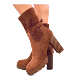 High-heeled ankle boots with elastic cuff brown