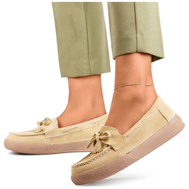 Women's leather moccasins with a bow, beige Goodin GD-SW4005BE