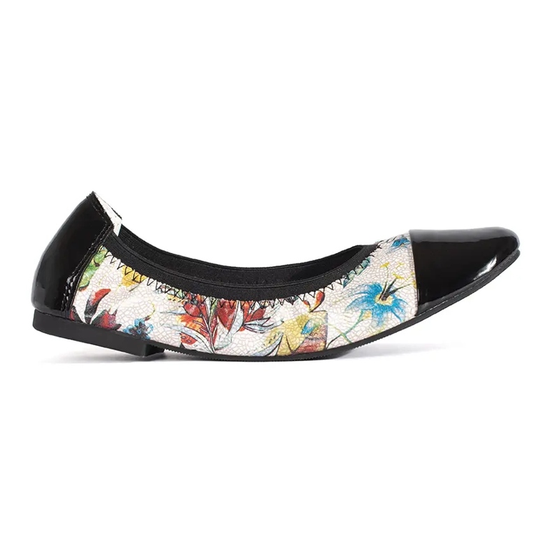 Goodin Ballet flats with a floral pattern and a patent toe black