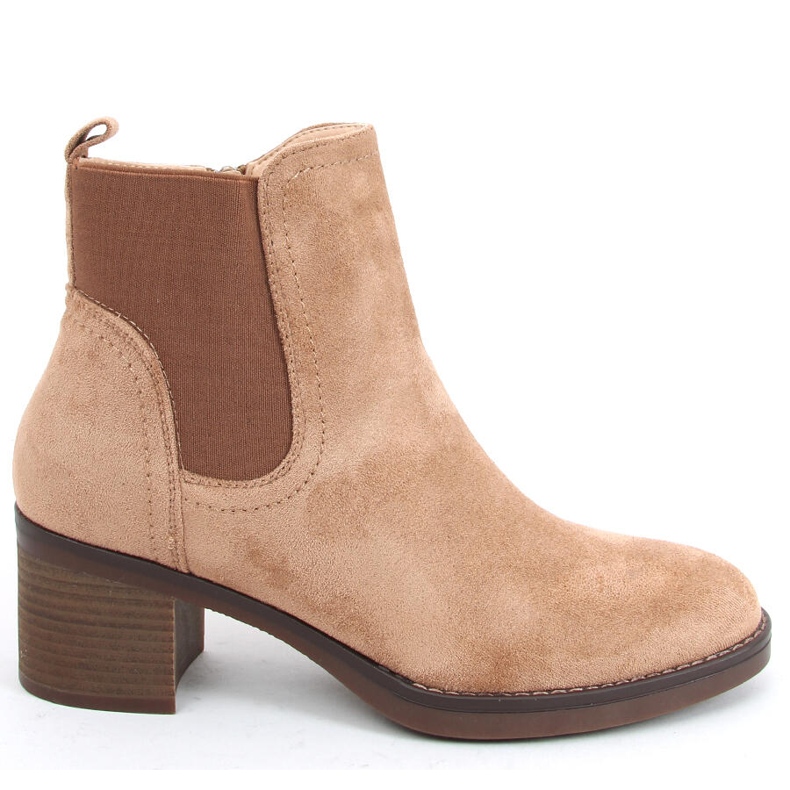Beige insulated wide-heeled ankle boots