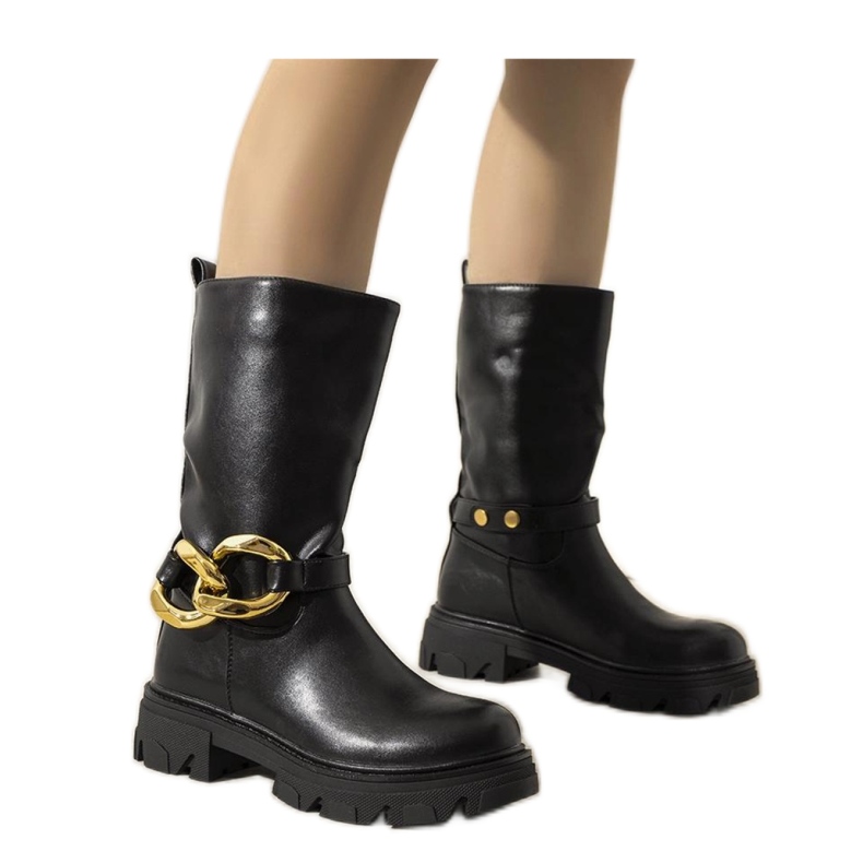 Black insulated boots with a chain Harrison - Solea