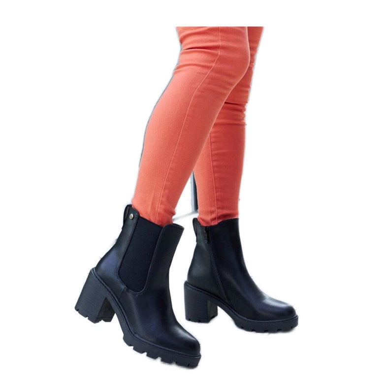 Black insulated classic ankle boots by Caio - Solea