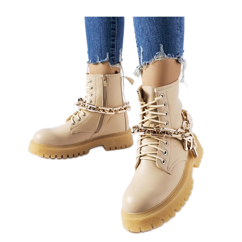 Beige boots with a chain Bowling - Solea