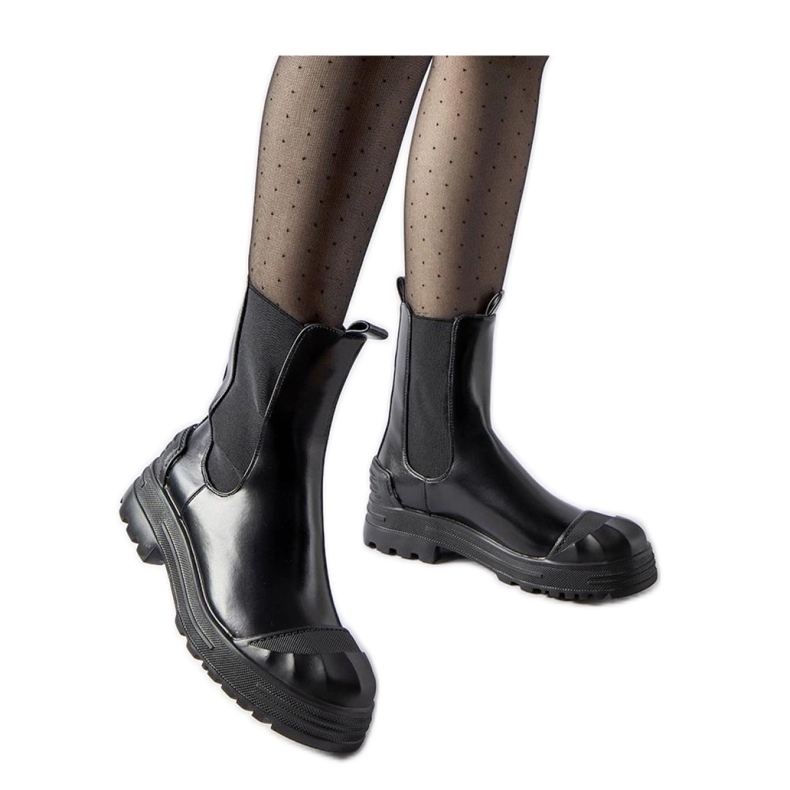 Black insulated massive ankle boots by Albanese - Solea