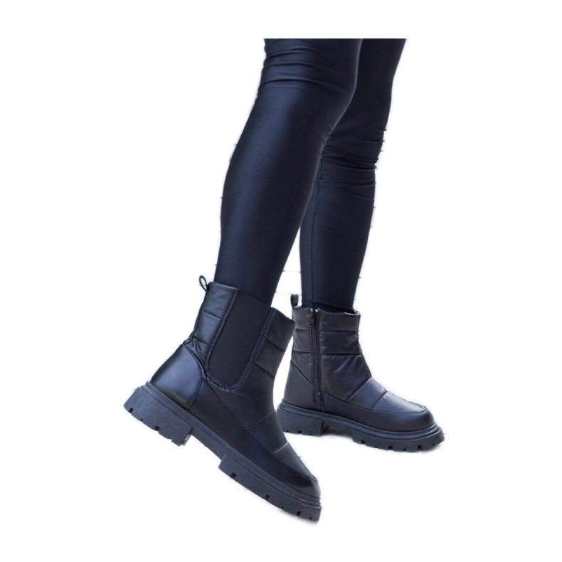 Black warm snow boots