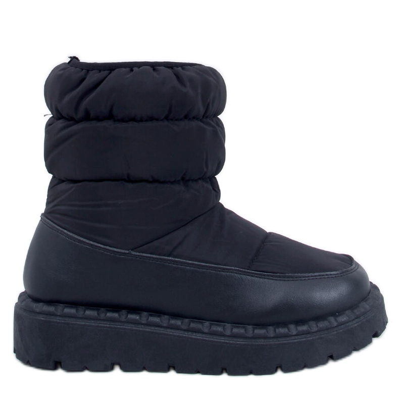 Black nylon snow boots