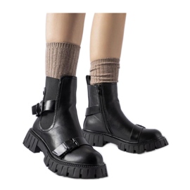 Black ankle boots with a massive Fontarine sole - Solea