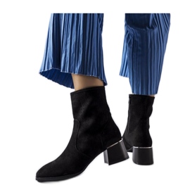 Black boots with a perforated upper Cavallo - Solea