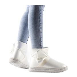 Beige shiny short snow boots from Delaune - Solea